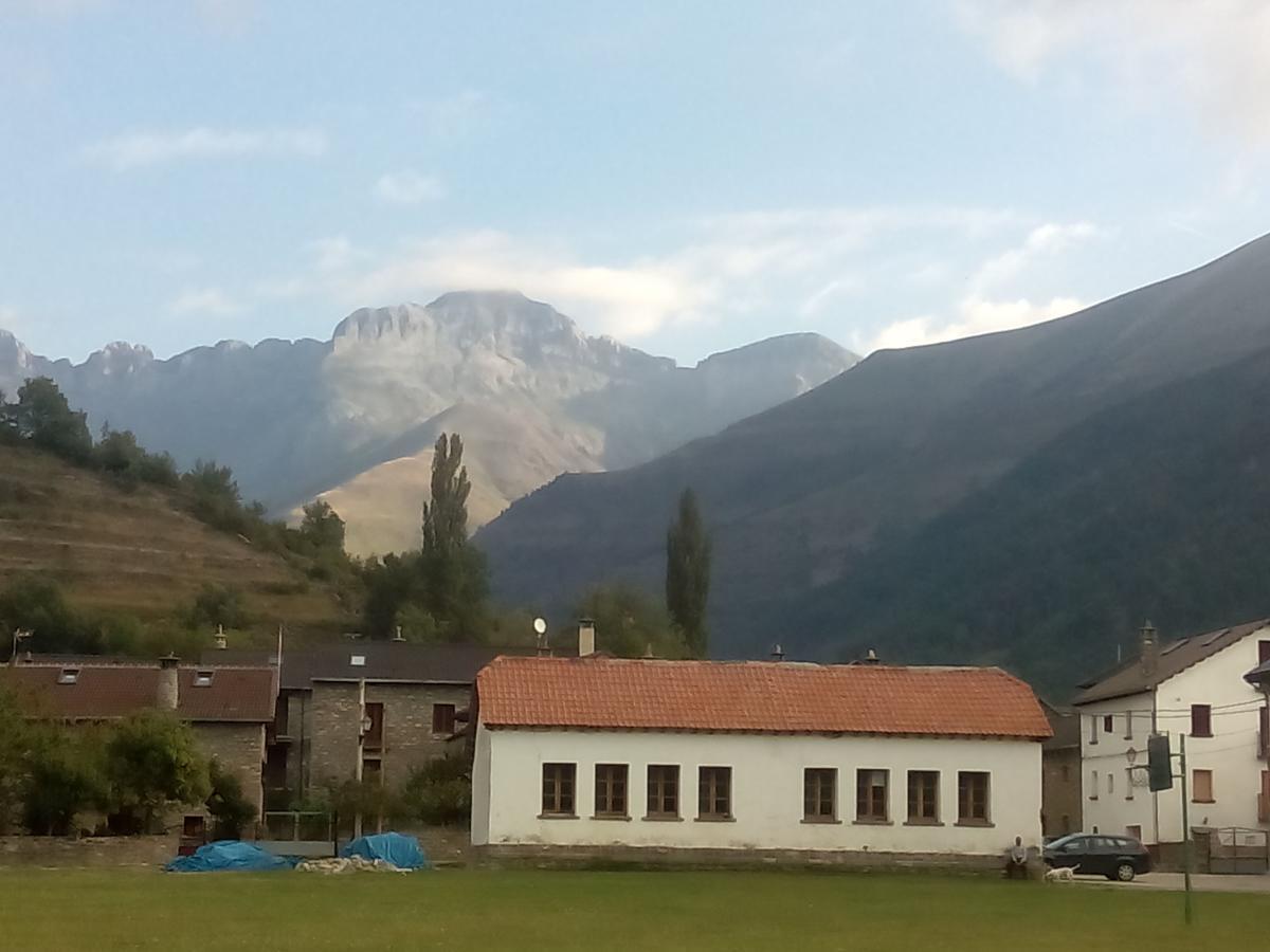 Albergue El Ultimo Bucardo Linas de Broto Exterior photo